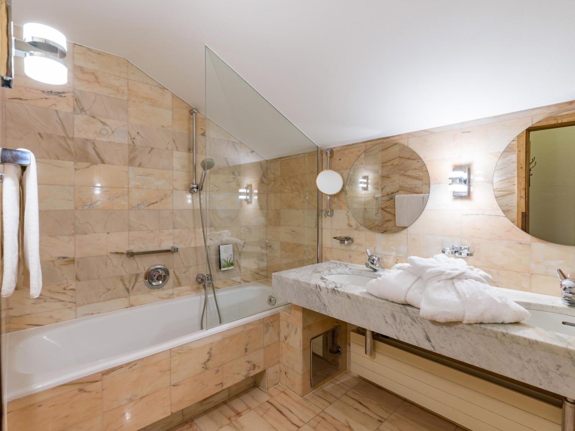Alpenhotel Kramerwirt Майрхофен Номер фото